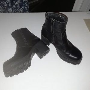 Vintage 90's leather boots